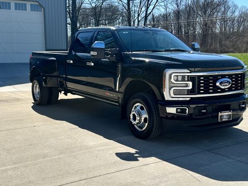 Used 2024 Ford F350 Limited image 8