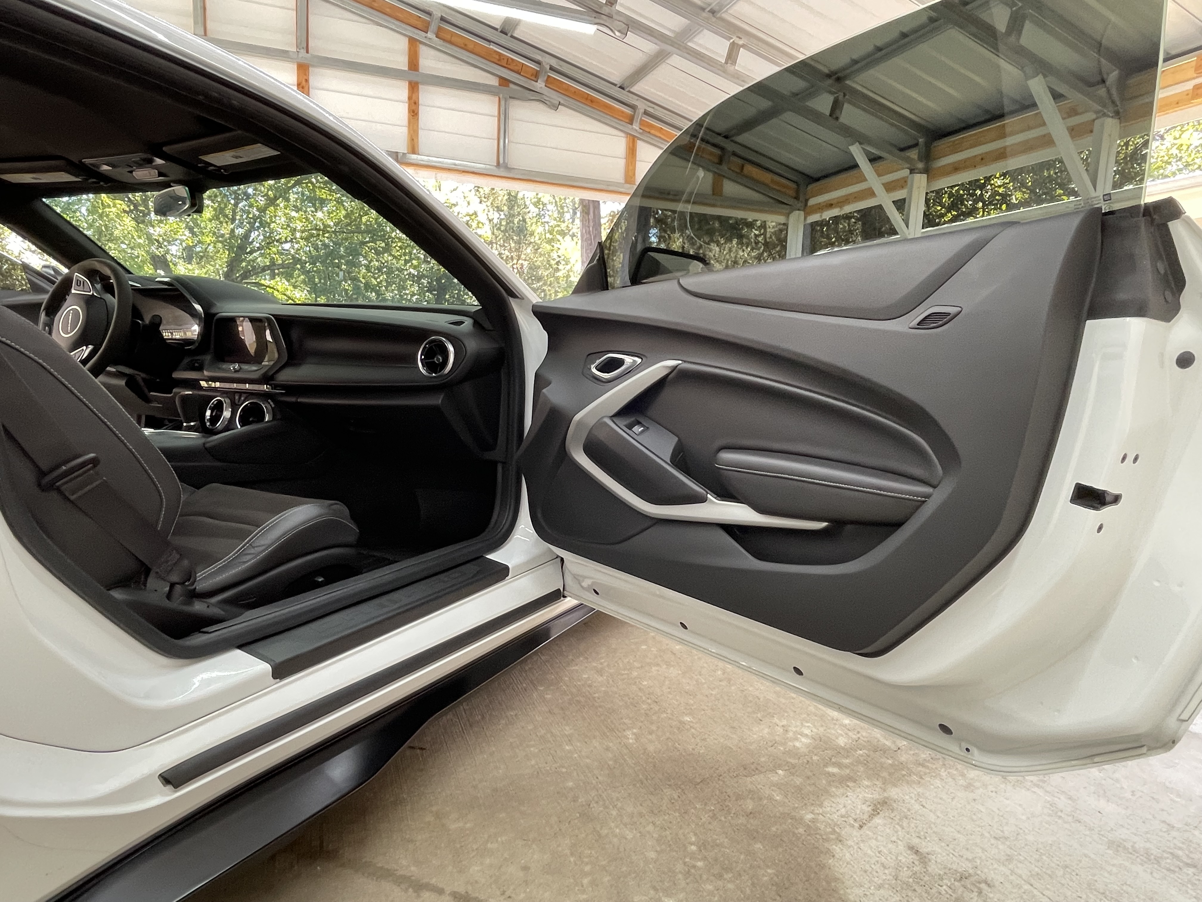 Used 2018 Chevrolet Camaro SS RWD image 6