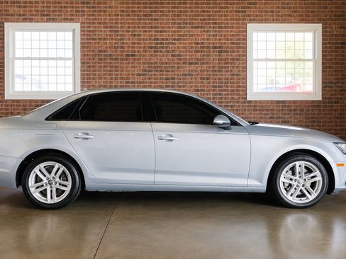 Used 2017 Audi A4 2.0T Premium FWD image 2