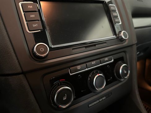 Used 2013 Volkswagen Golf TDI image 16