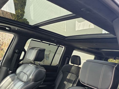 Used 2023 Jeep Grand Wagoneer Series II image 8