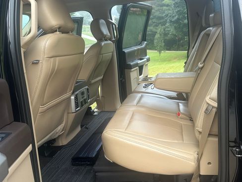 Used 2018 Ford F150 Lariat w/ Equipment Group 502A Luxury RWD image 29