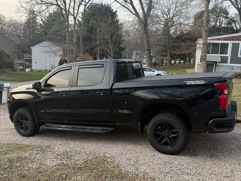 Used 2021 Chevrolet Silverado 1500 LT Trail Boss w/ Convenience Package II image 4