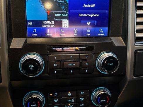 Used 2019 Ford F150 Platinum image 9