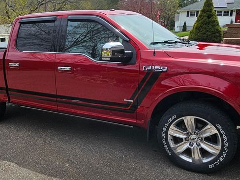 Used 2016 Ford F150 Platinum w/ Equipment Group 701A Luxury image 2