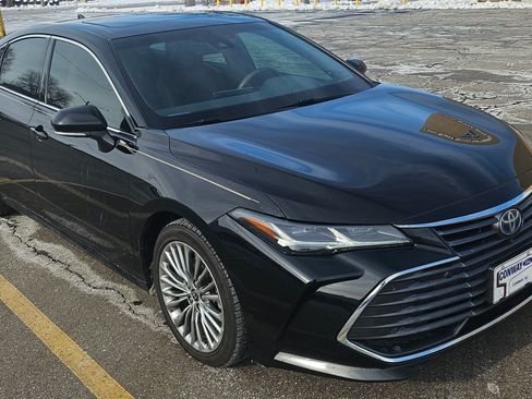 Used 2022 Toyota Avalon Limited image 5