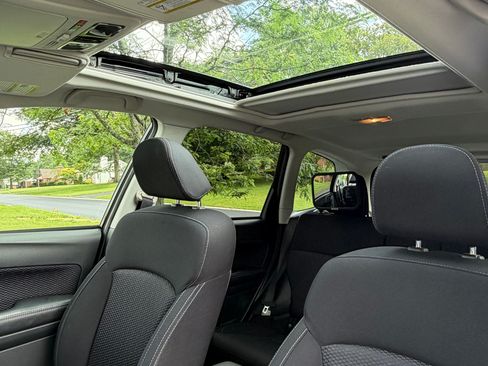 Used 2017 Subaru Forester 2.5i Premium AWD/4WD image 11