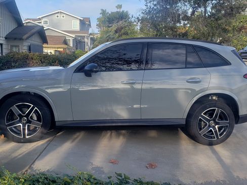 Used 2025 Mercedes-Benz GLC 300 image 4