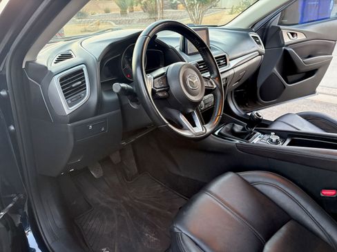 Used 2017 MAZDA MAZDA3 Touring FWD image 8
