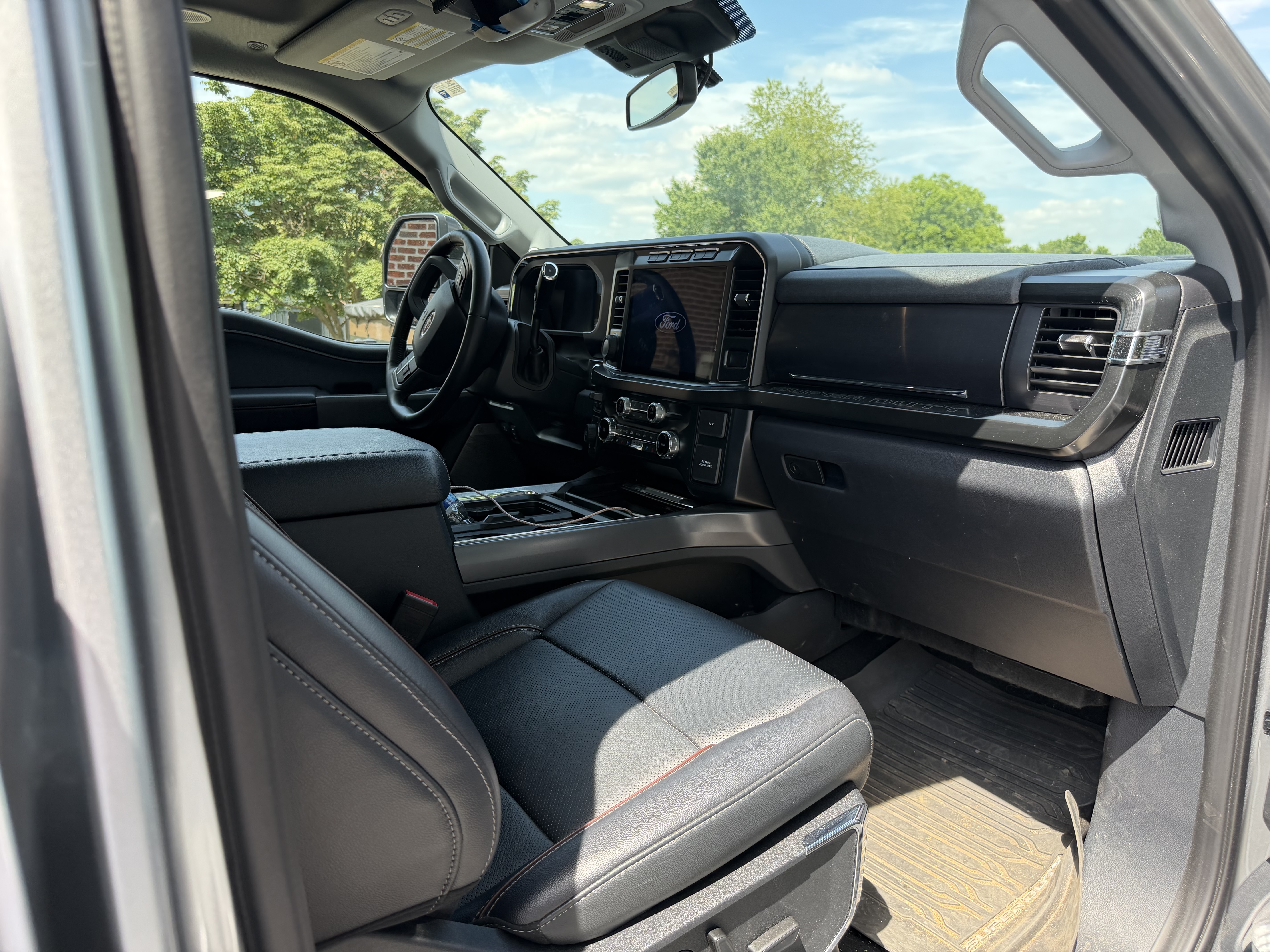 Used 2024 Ford F250 Lariat w/ Lariat Ultimate Package AWD/4WD image 6