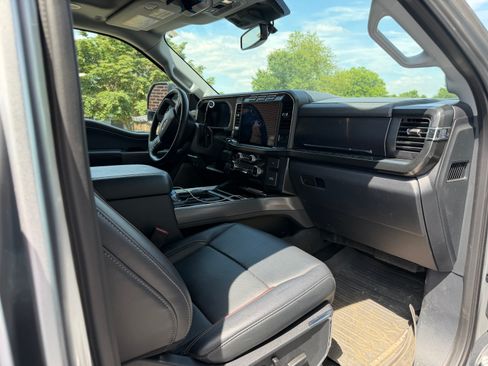 Used 2024 Ford F250 Lariat w/ Lariat Ultimate Package AWD/4WD image 6