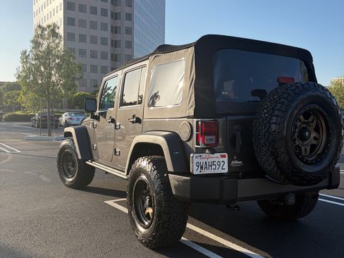 Used 2016 Jeep Wrangler Unlimited Sport AWD/4WD image 2