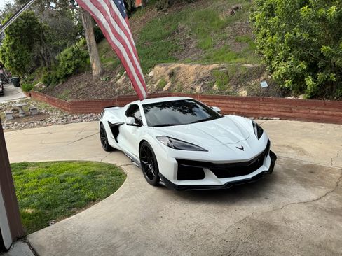 Used 2024 Chevrolet Corvette Z06 image 2