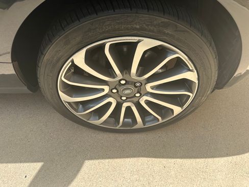 Used 2016 Land Rover Range Rover Supercharged AWD/4WD image 21
