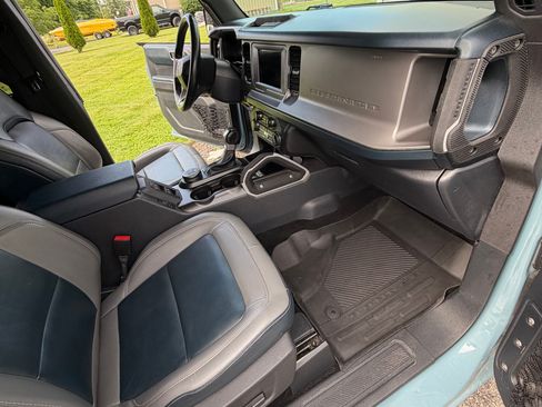 Used 2022 Ford Bronco Outer Banks AWD/4WD image 11