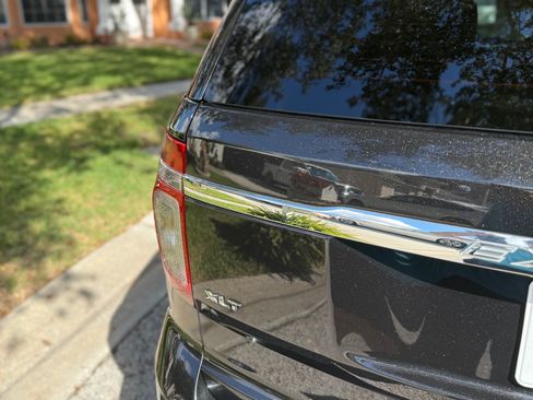 Used 2014 Ford Explorer XLT w/ Equipment Group 202A image 8