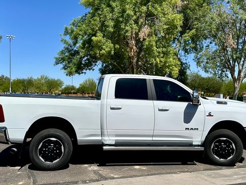 Used 2025 RAM 3500 Laramie AWD/4WD image 2