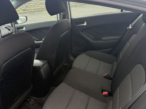Used 2017 Kia Forte LX image 8