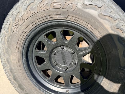 Used 2019 Toyota 4Runner SR5 AWD/4WD image 4