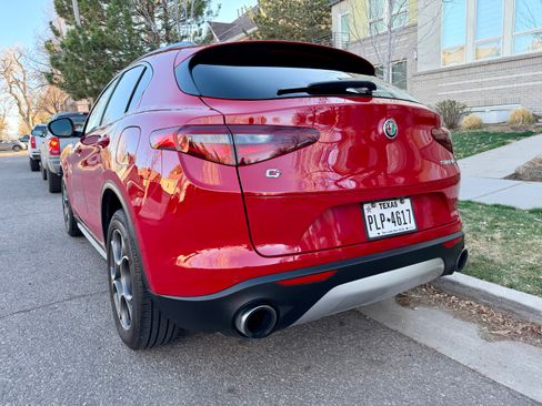 Used 2019 Alfa Romeo Stelvio Ti Sport w/ Quick Order Package 22S Sport image 8