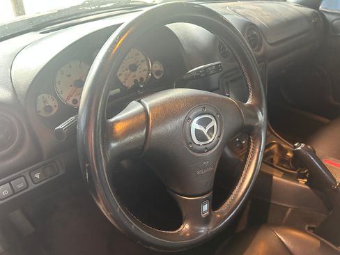 Used 2002 MAZDA MX-5 Miata LS image 9