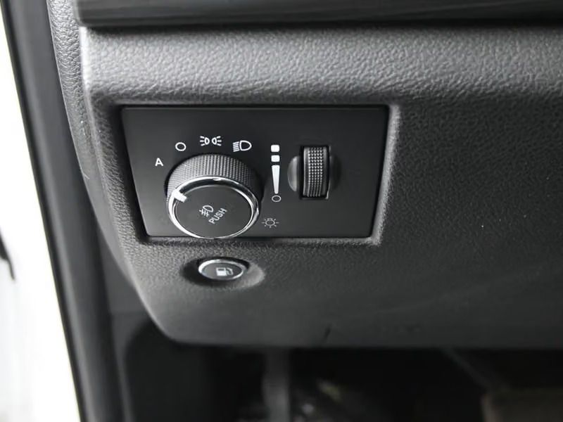Used 2020 Jeep Grand Cherokee Laredo w/ Security & Convenience Group AWD/4WD image 17