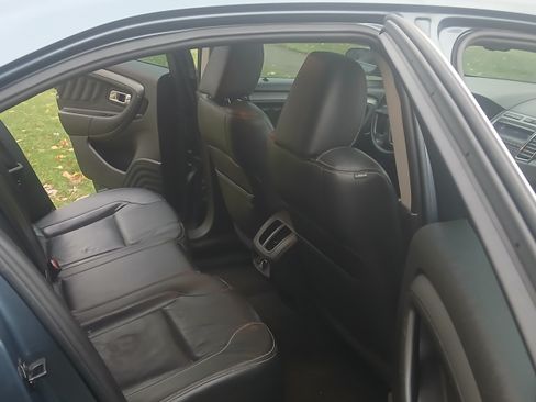 Used 2010 Ford Taurus SEL image 12