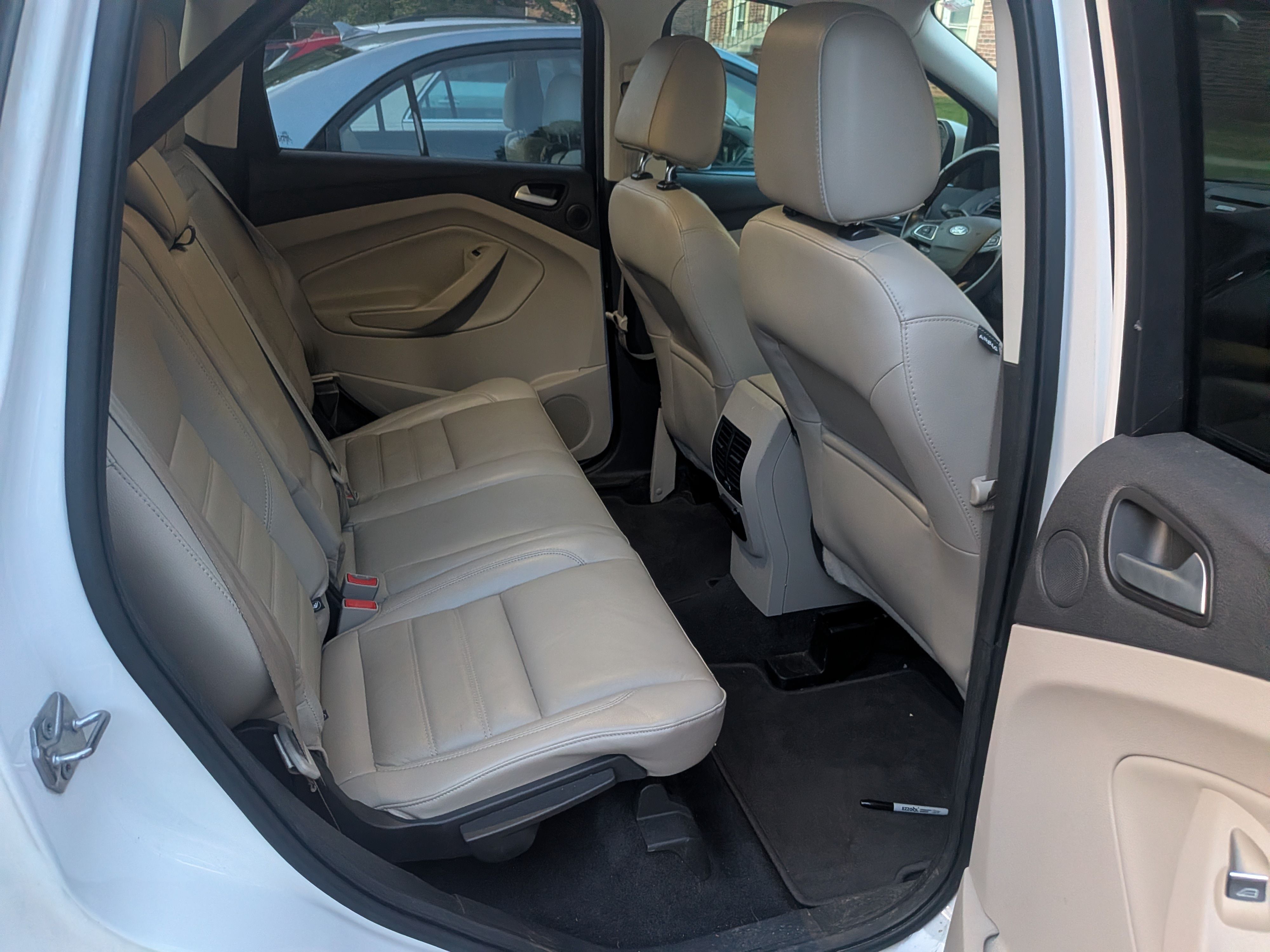 Used 2017 Ford Escape SE w/ SE Leather Comfort Package FWD image 12