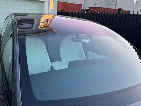 Used 2023 Tesla Model X Plaid image 2