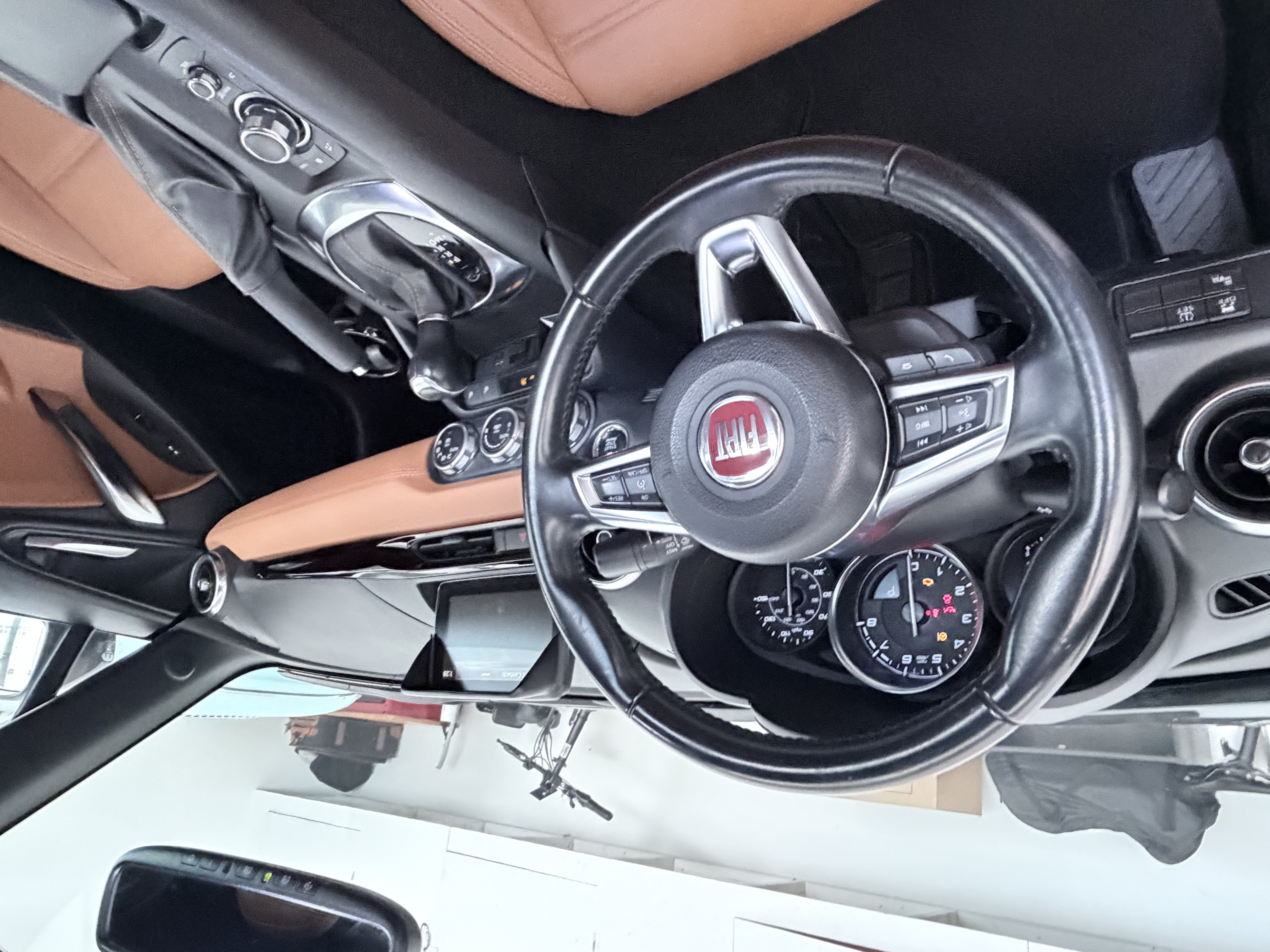Used 2018 FIAT 124 Spider Lusso w/ Convenience Group RWD image 16
