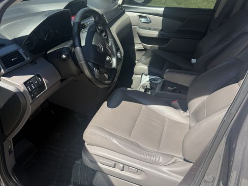 Used 2015 Honda Odyssey Touring image 4