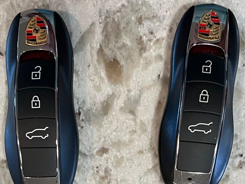 Used 2020 Porsche Macan image 14