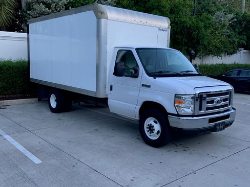 Used 2017 Ford E-350 and Econoline 350 Super Duty w/ Power Windows & Locks Group image 1