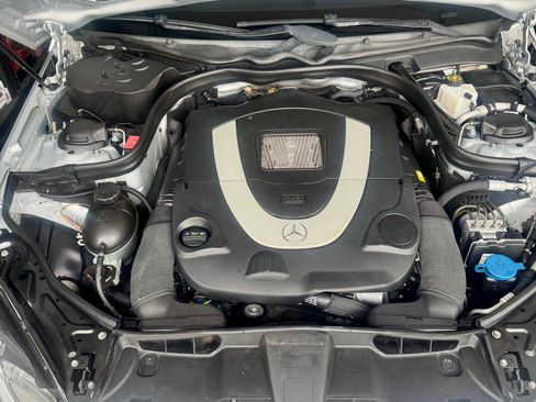 Used 2011 Mercedes-Benz E 550 Sedan image 17