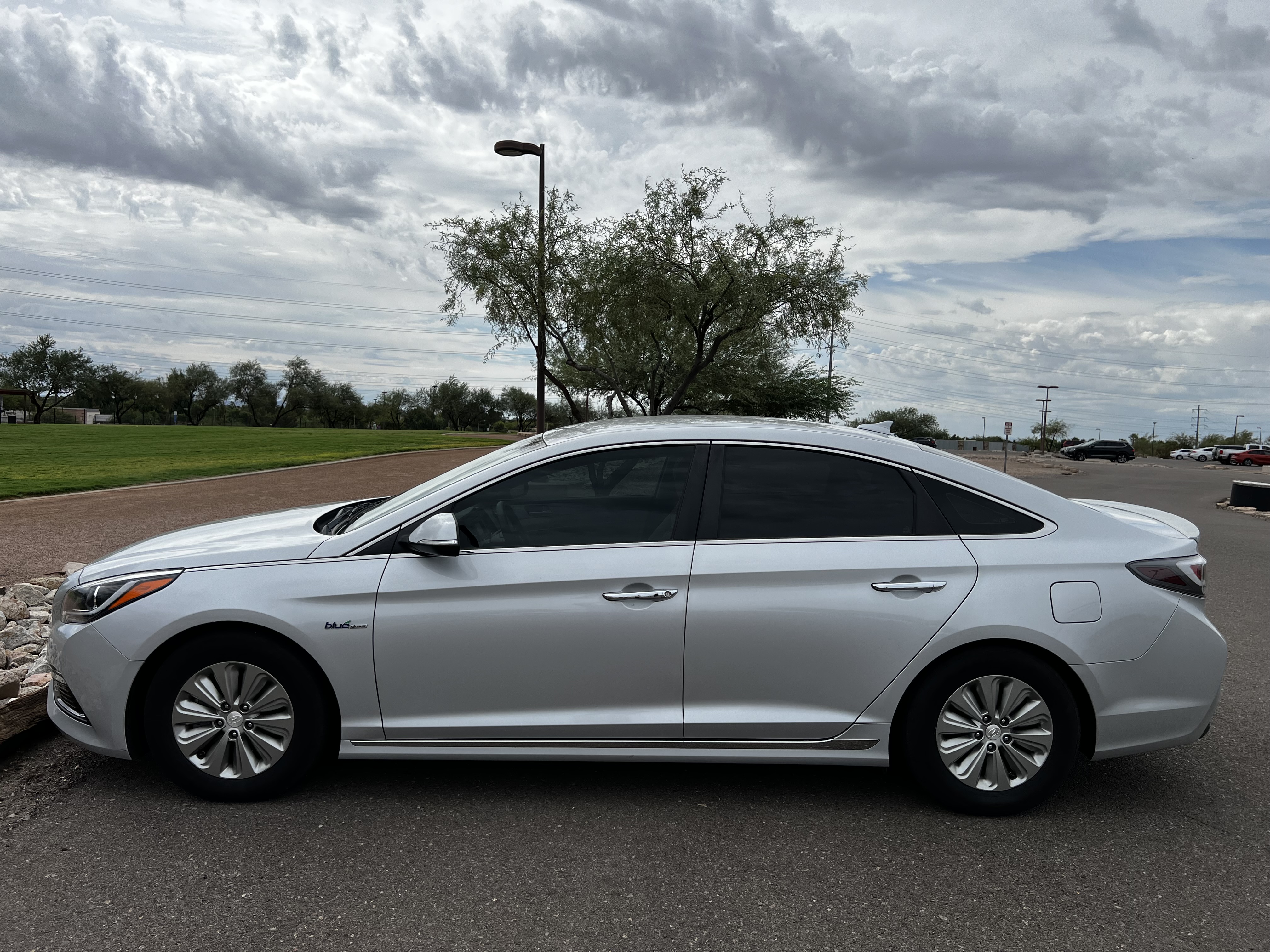 Used 2016 Hyundai Sonata SE FWD image 4