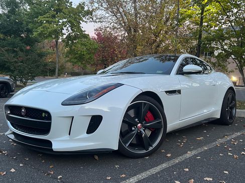 Used 2015 Jaguar F-TYPE R RWD image 6