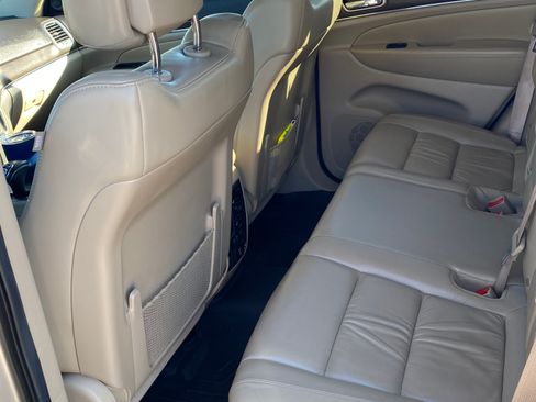 Used 2014 Jeep Grand Cherokee Limited RWD image 10