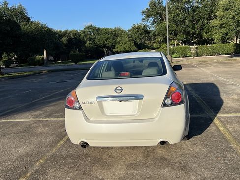 Used 2010 Nissan Altima 2.5 FWD image 5