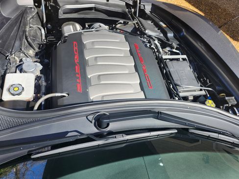 Used 2018 Chevrolet Corvette Grand Sport w/ Carbon Flash Badge Package image 17