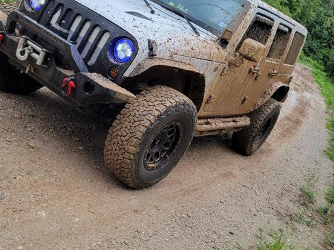 Used 2013 Jeep Wrangler Unlimited Sahara w/ Connectivity Group image 2