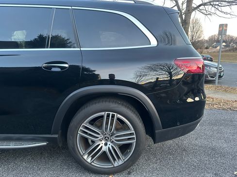 Used 2025 Mercedes-Benz GLS 450 4MATIC image 6