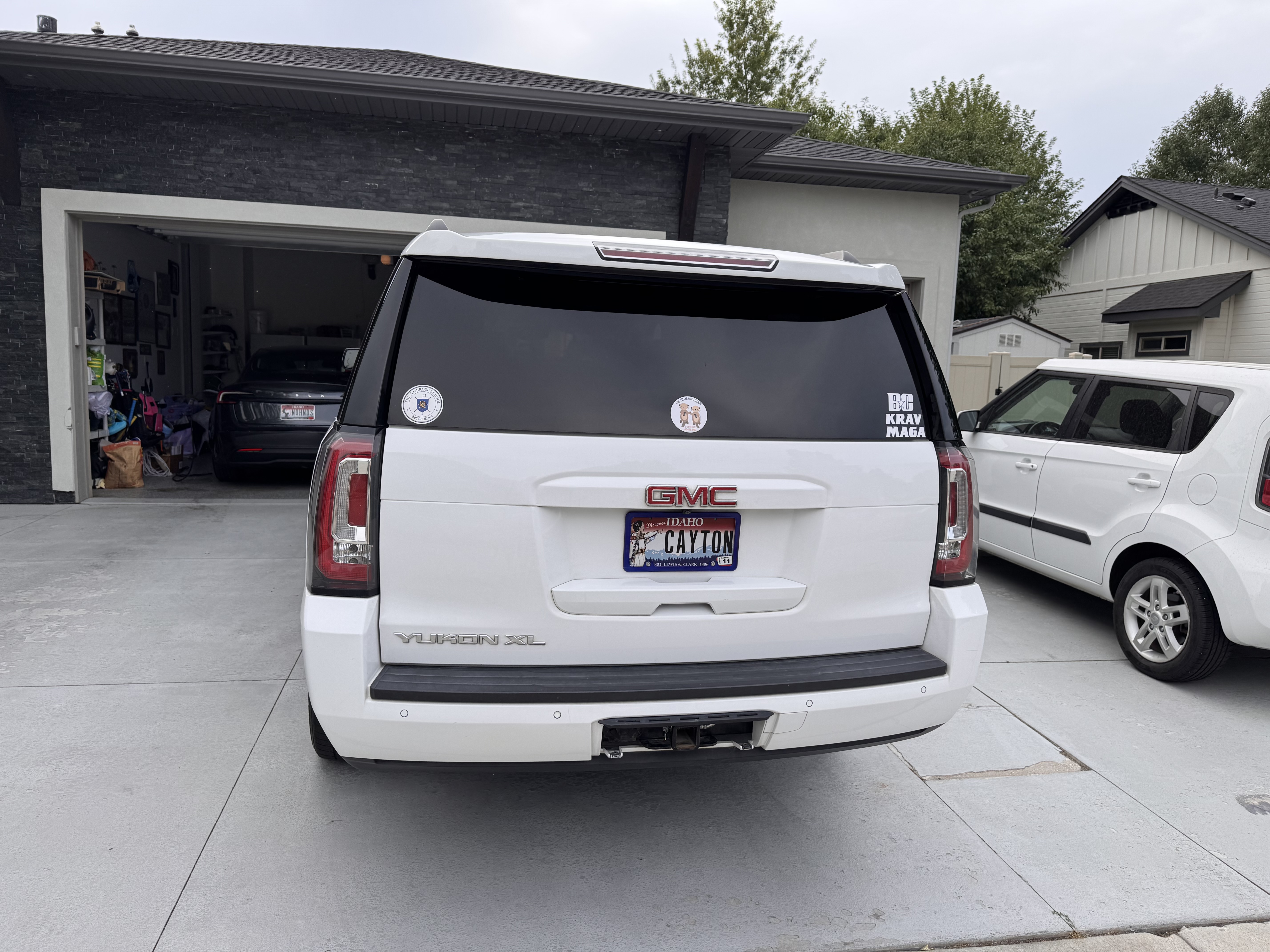 Used 2018 GMC Yukon XL SLT AWD/4WD image 2