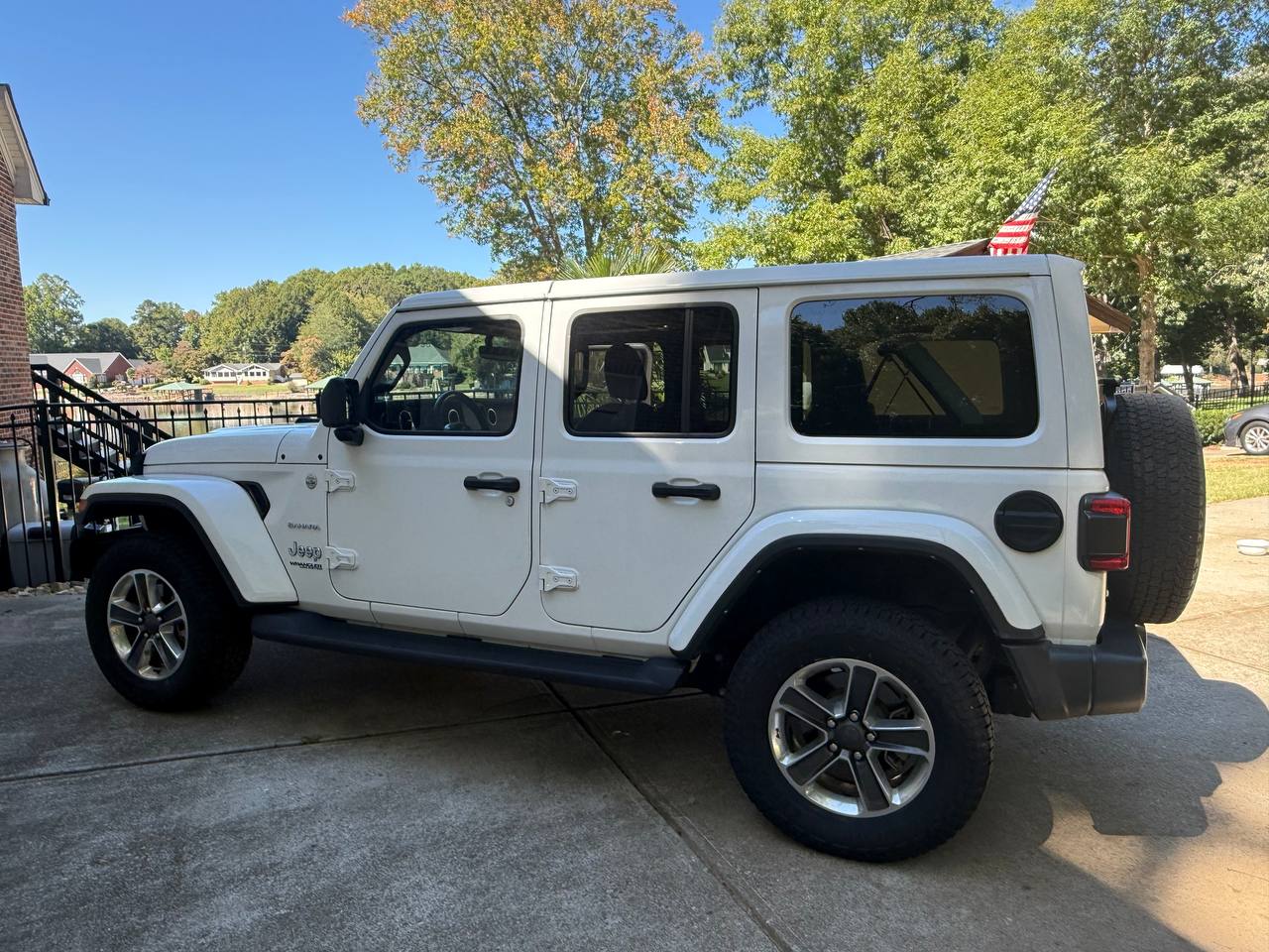 Used 2021 Jeep Wrangler Unlimited Sahara AWD/4WD image 1