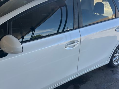 Used 2012 Toyota Prius V Five image 4