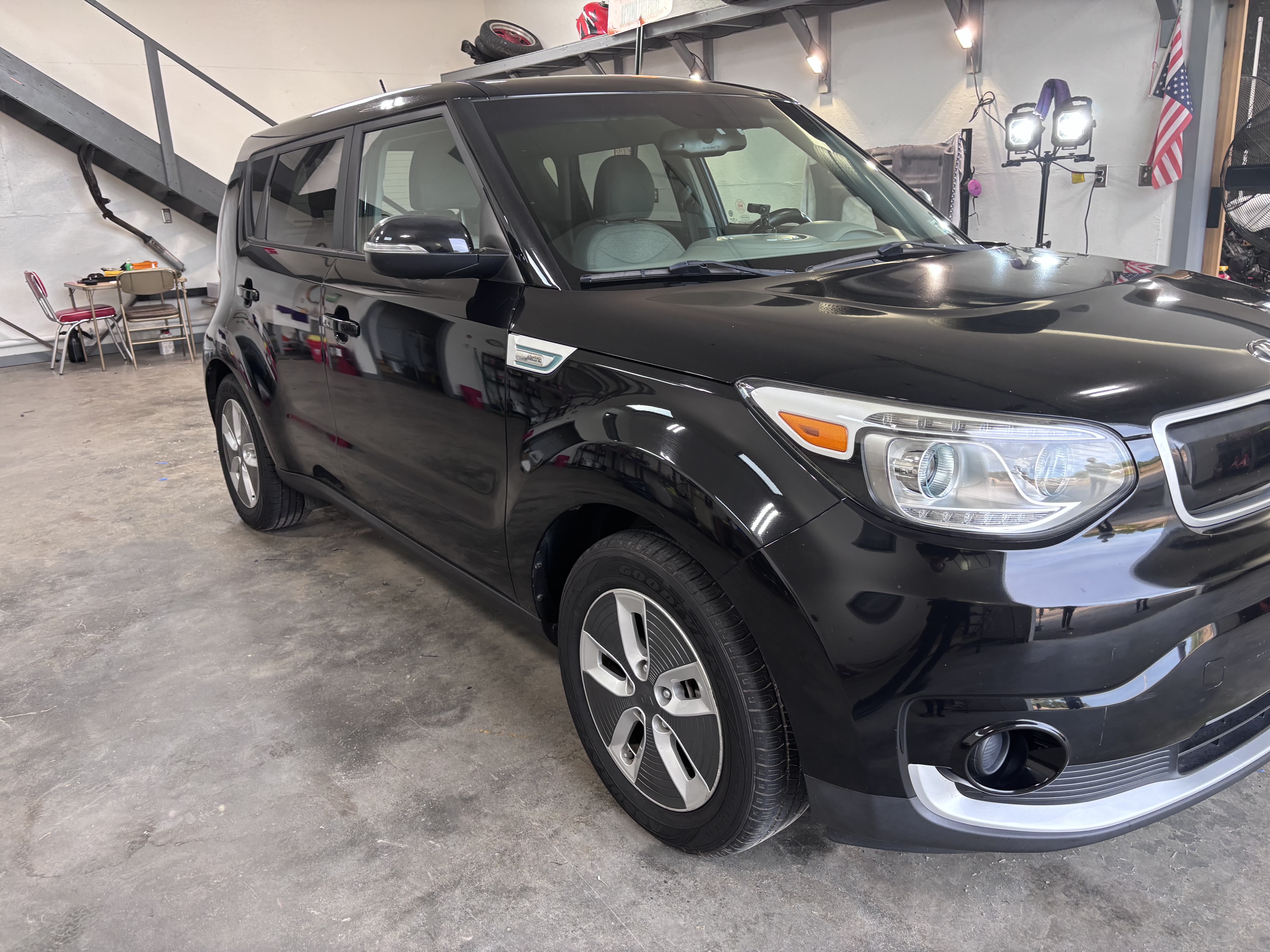 Used 2017 Kia Soul EV FWD image 12