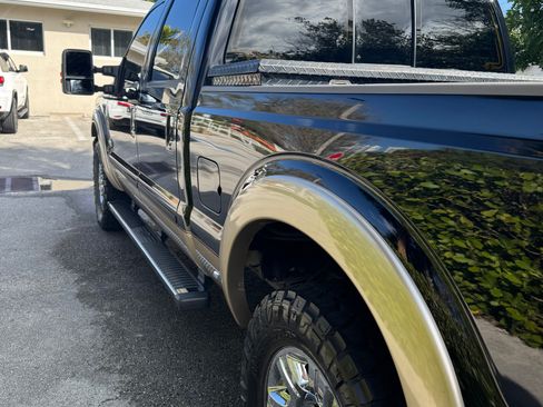 Used 2012 Ford F250 King Ranch w/ King Ranch w/Chrome Pkg image 4