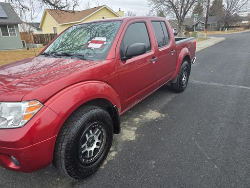 Used 2019 Nissan Frontier SV image 11