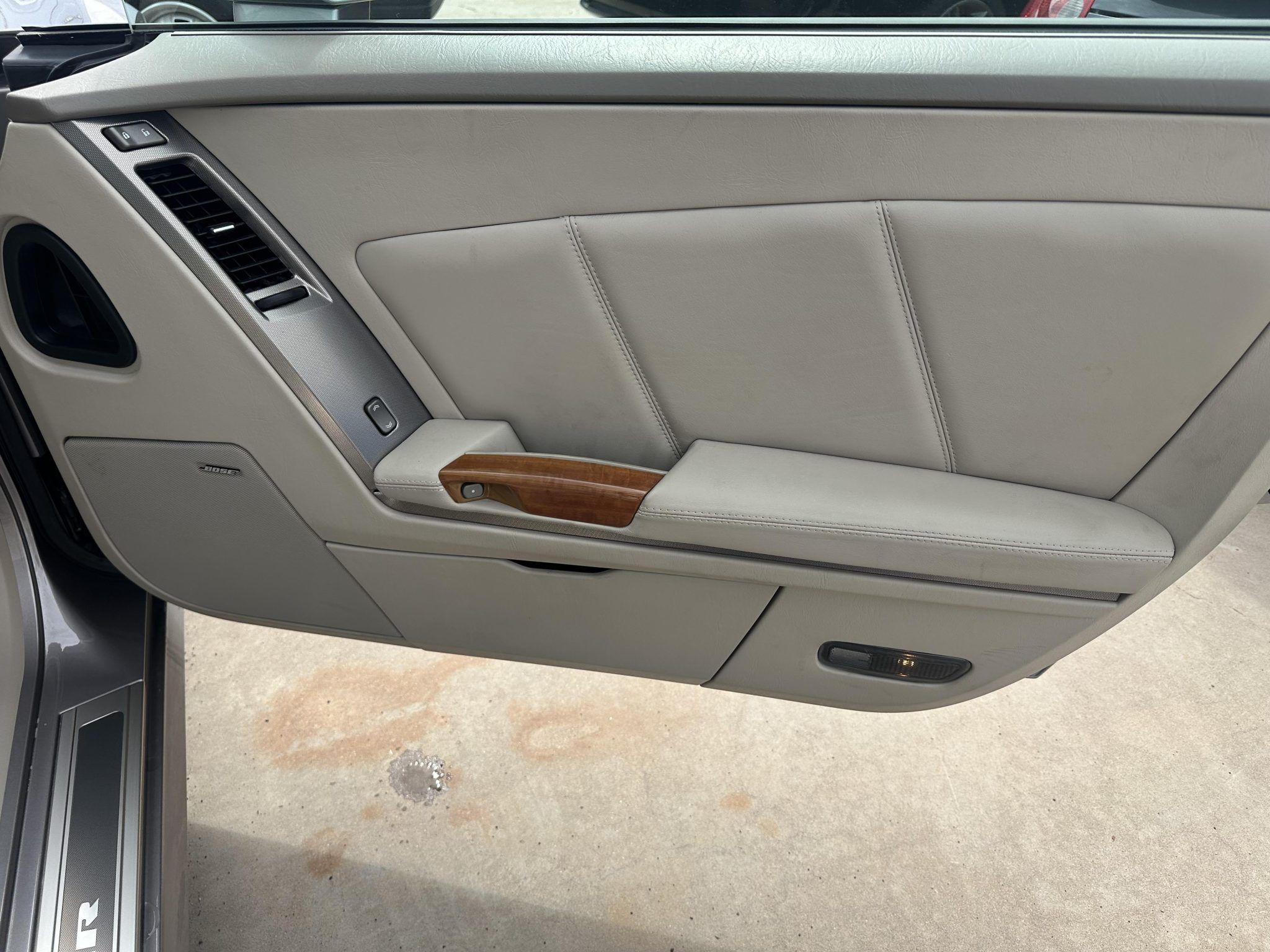 Used 2005 Cadillac XLR RWD image 20