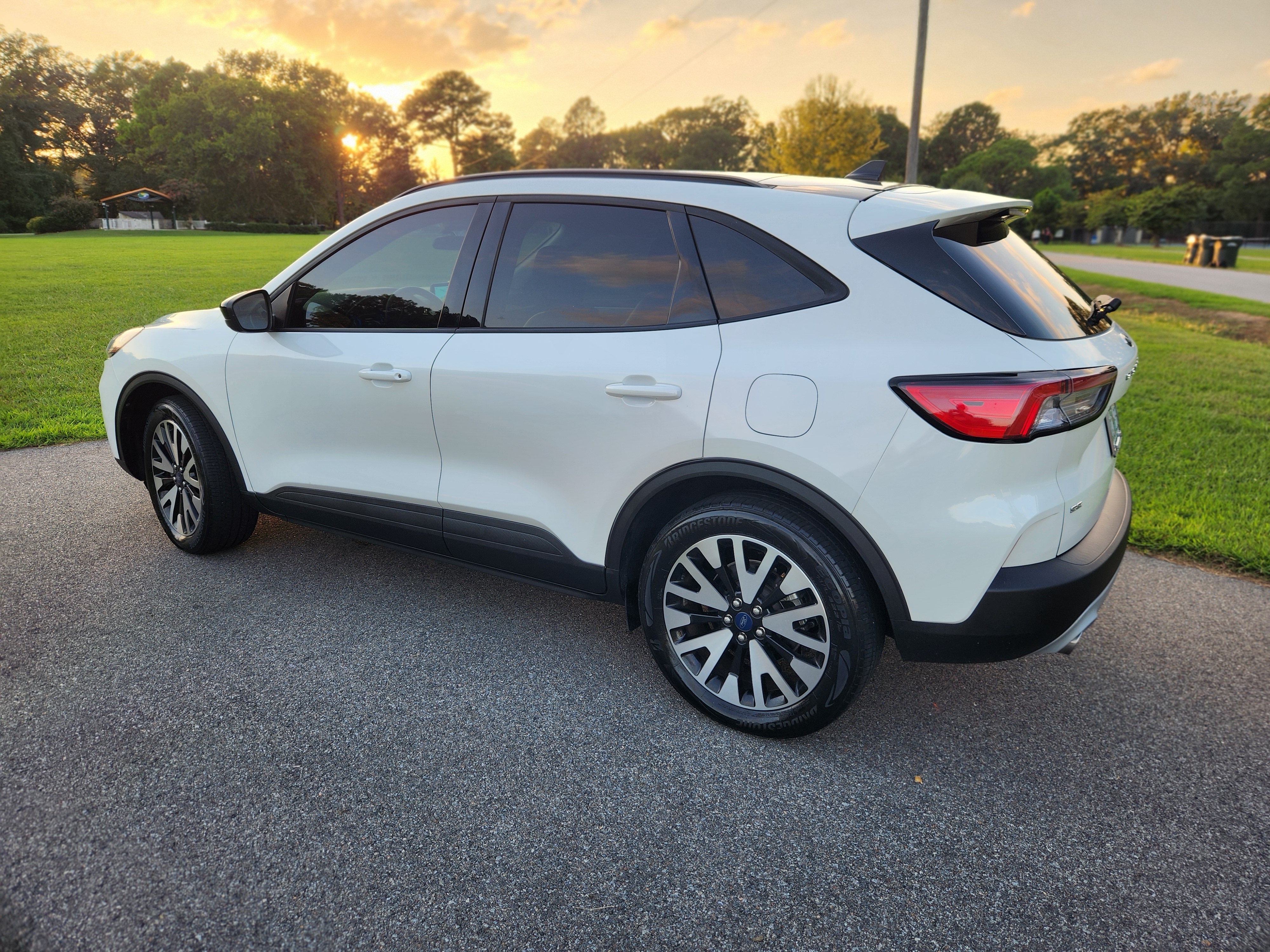Used 2020 Ford Escape SE Sport AWD/4WD image 2