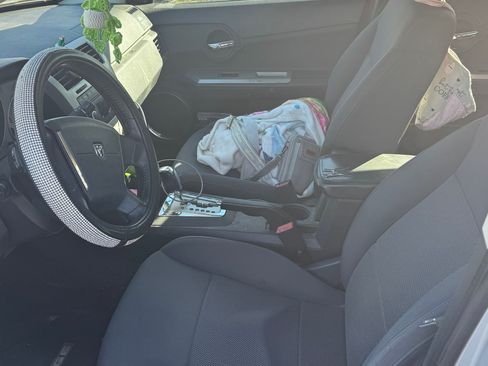 Used 2009 Dodge Avenger SXT image 4